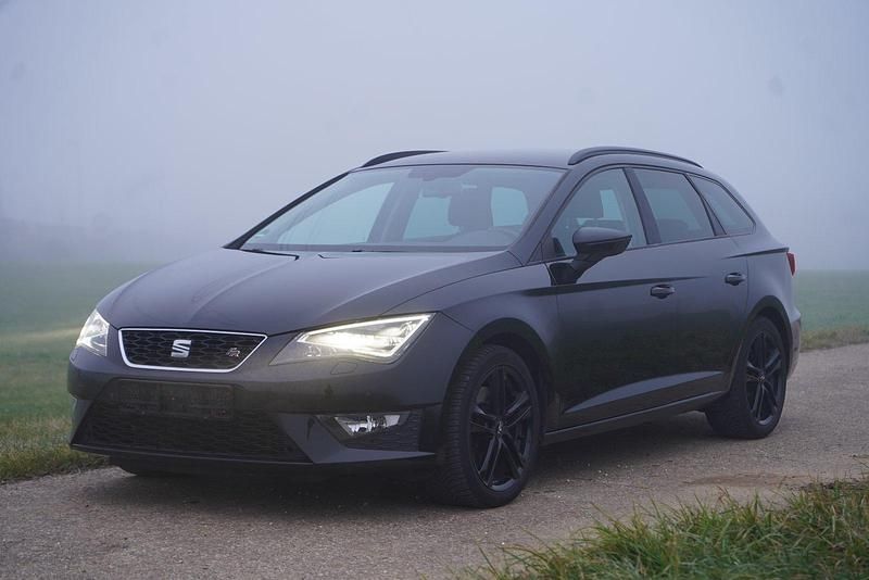 Schwarz Gebraucht 2015 Seat Leon ST FR Kombi | 9.890 € (Guter Preis) - Bild 1/4