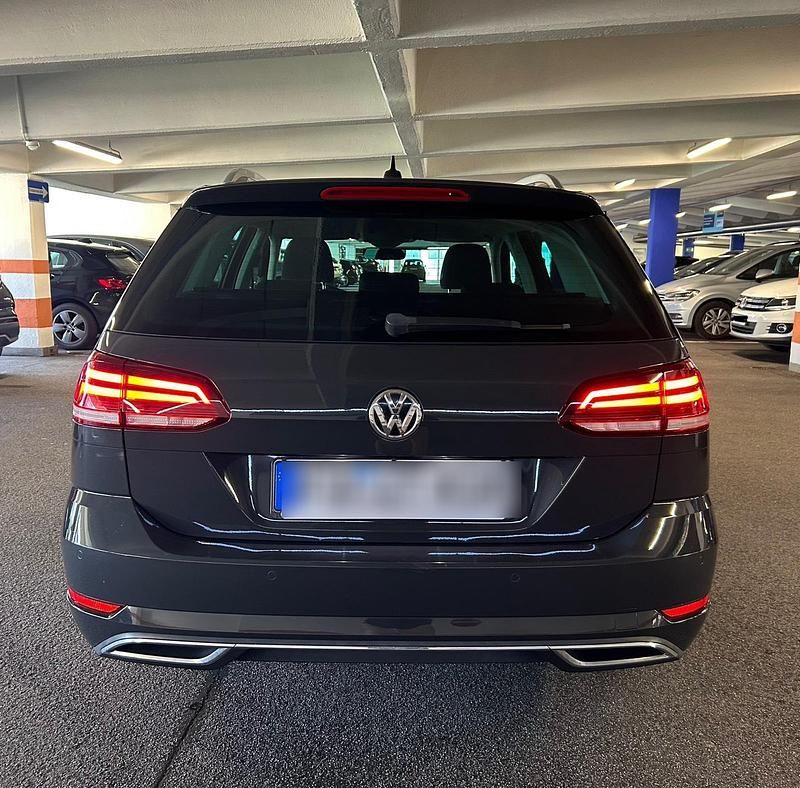 Gebraucht VW Golf VII Highline 150 PS (110 kW) 2017 Grau Kombi