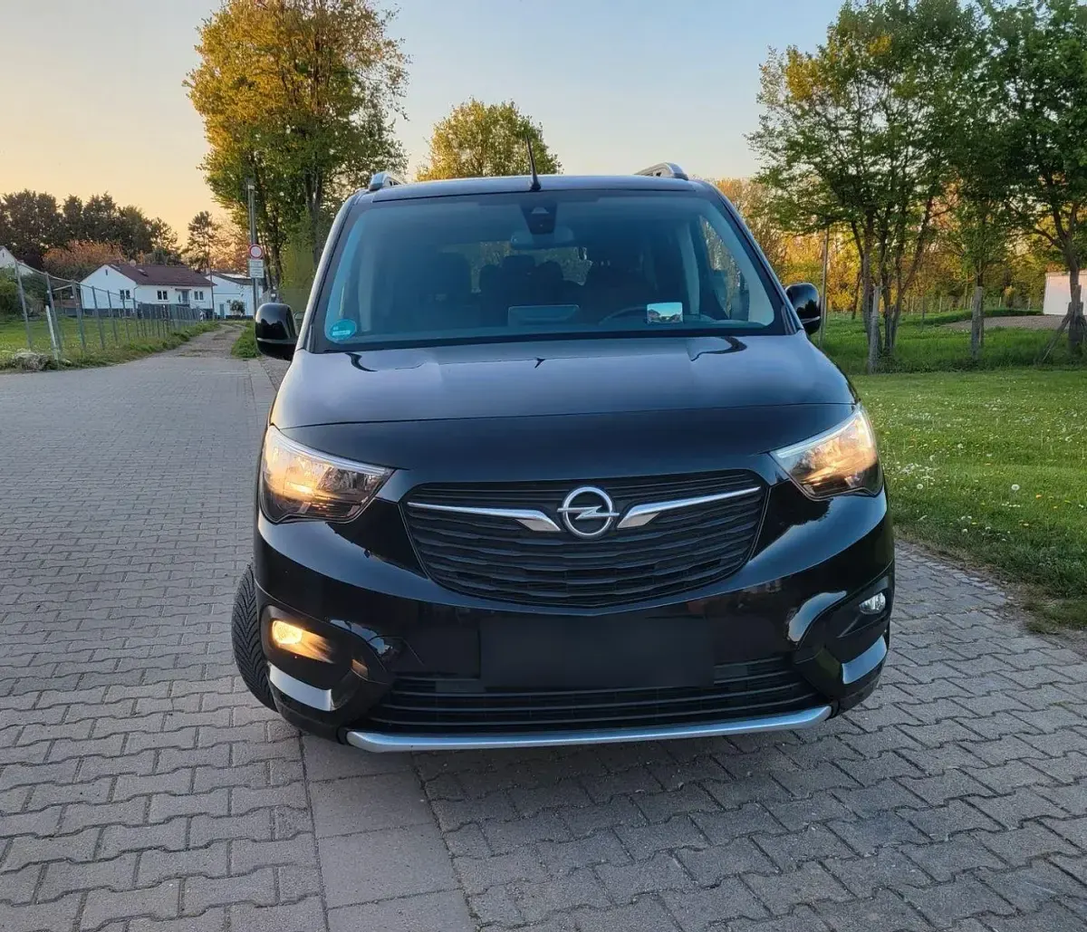 Gebraucht Opel Combo Life Innovation 110 PS (80 kW) 2018 Schwarz Kombi