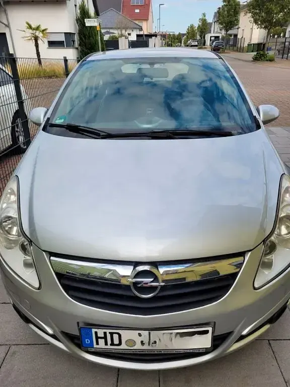 Gebraucht Opel Corsa Edition 90 PS (66 kW) 2009 Silber Kleinwagen
