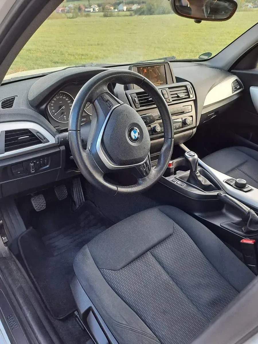 Gebraucht BMW 114 102 PS (75 kW) 2015 Weiß Kleinwagen