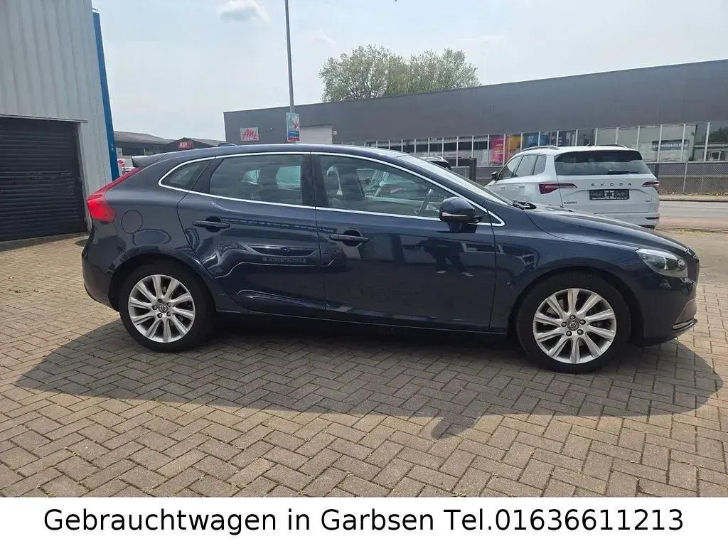 Gebraucht Volvo V40 Summum 150 PS (110 kW) 2012 Blau Kleinwagen