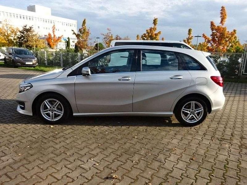 Gebraucht Mercedes B200 Urban 156 PS (114 kW) 2017 Silber Van / Kleinbus