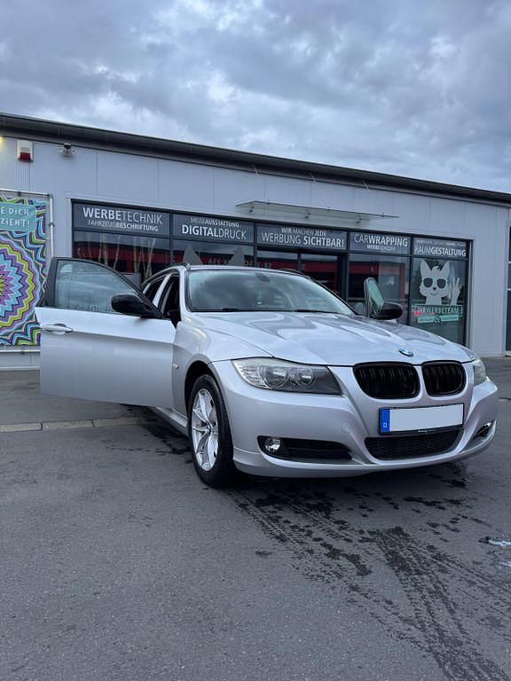 Używany BMW 320 184 KM (135 kW) 2011 Srebrny Kombi