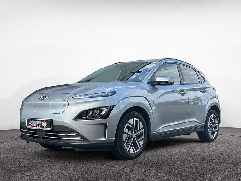 Gebraucht Hyundai Kona Trend 100 kW (136 PS) 2021 Silber SUV