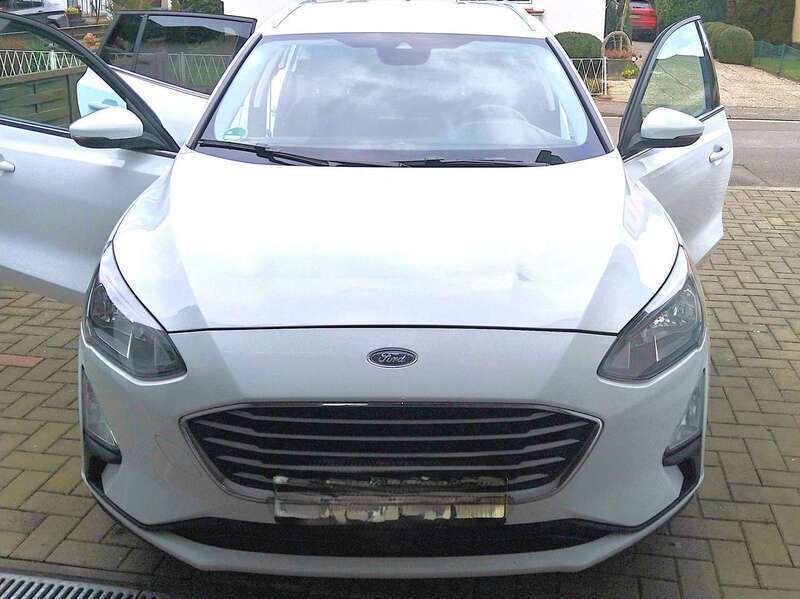 Weiß Gebraucht 2020 Ford Focus Kombi | 10.999 € (Fairer Preis) - Bild 1/4