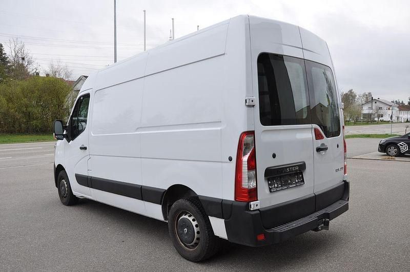 Gebraucht Renault Master Komfort 150 PS (110 kW) 2022 Weiß Van / Kleinbus