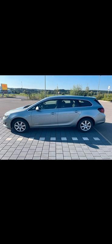 Gebraucht Opel Astra Sport 136 PS (100 kW) 2015 Silber Kombi