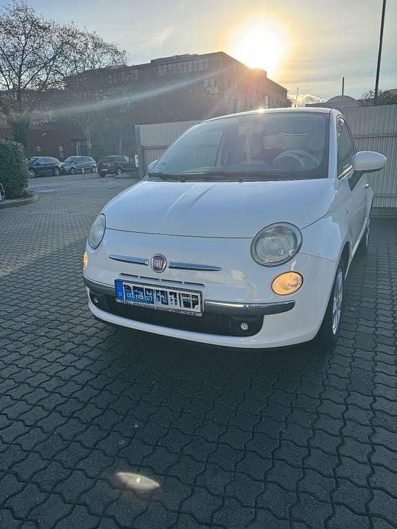 Weiß Gebraucht 2012 Fiat 500 Lounge Kleinwagen | 3.349 € (Superpreis) - Bild 1/4