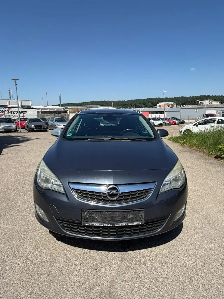 Używany Opel Astra 2010 Niebieski Hatchback