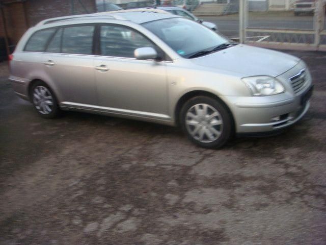 Gebraucht Toyota Avensis Sol 129 PS (94 kW) 2005 Silber Kombi