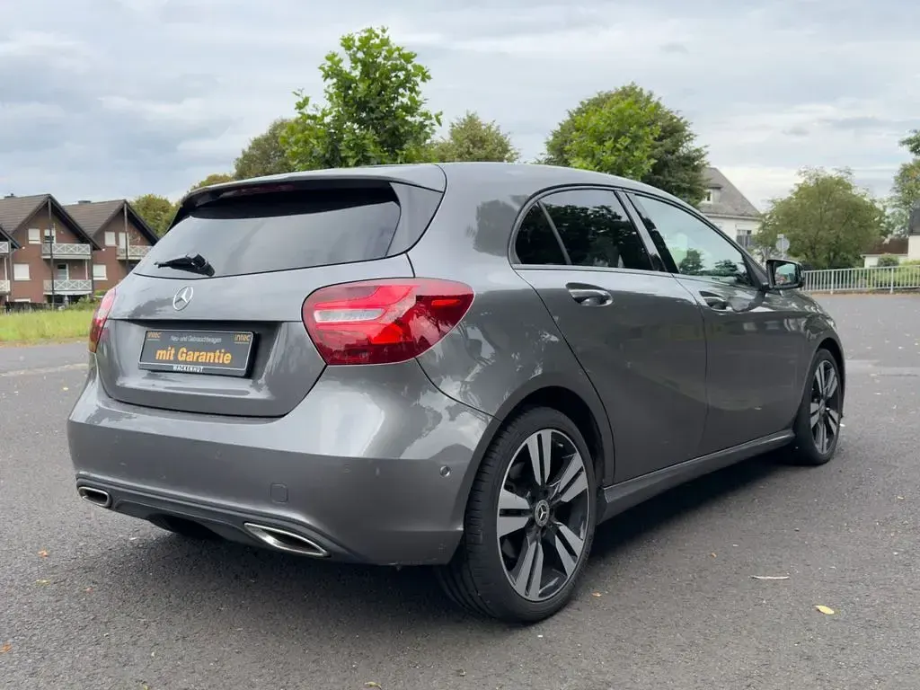 Gebraucht Mercedes 220 177 PS (130 kW) 2017 Grau Limousine