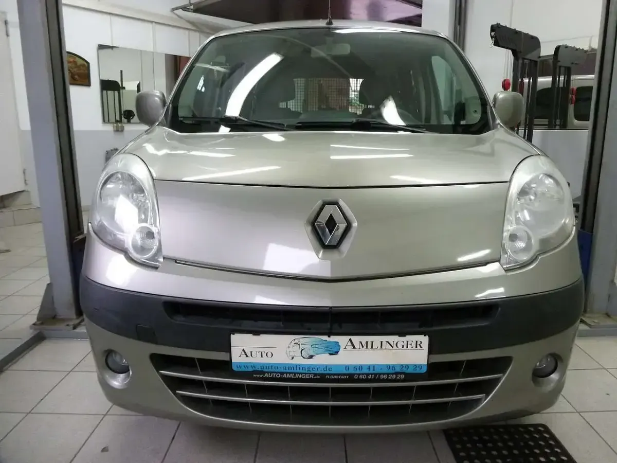 Gebraucht Renault Kangoo Expression 106 PS (77 kW) 2012 Grau Van / Kleinbus