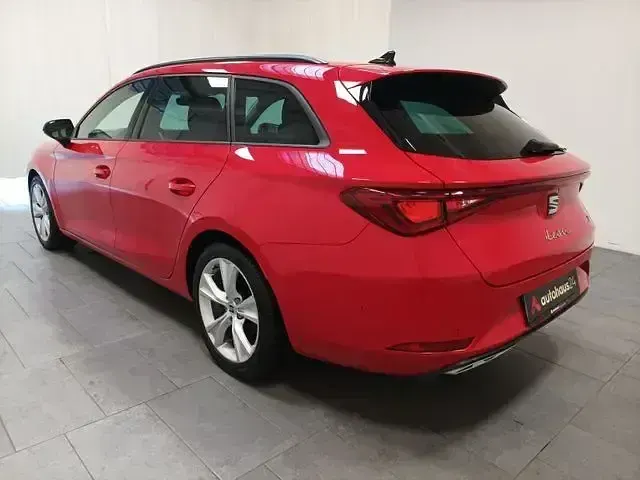 Używany Seat Leon FR 150 KM (110 kW) 2022 Czerwony Kombi