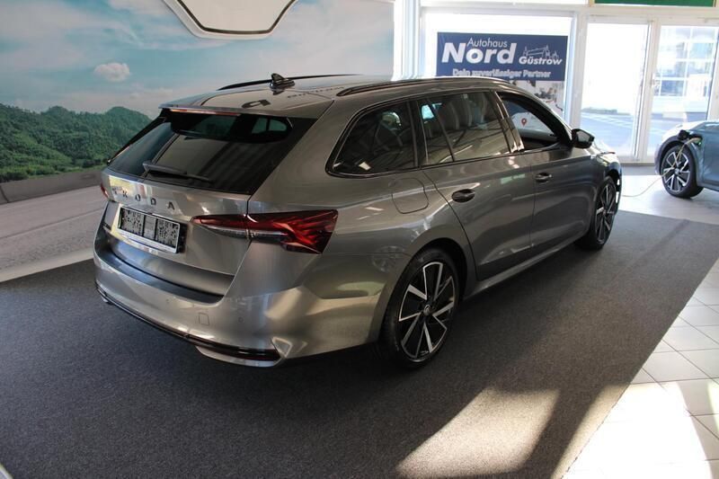 Gebraucht Skoda Octavia SportLine 150 PS (110 kW) 2024 Grau (graphite grau metallic) Kombi