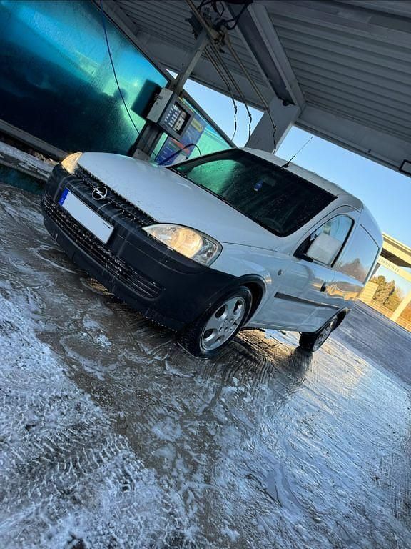 Second-hand Opel Combo 75 CP (55 kW) 2010 Alb Monovolum