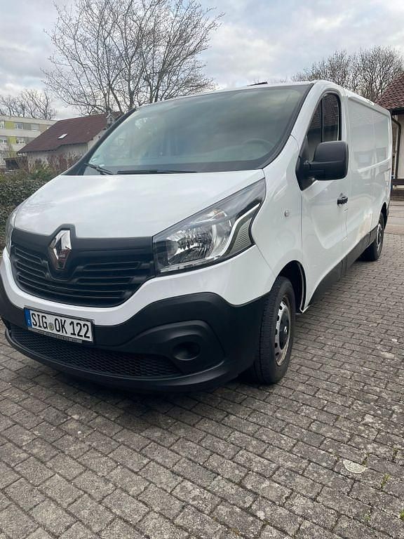 Second-hand Renault Trafic 95 CP (69 kW) 2019 Alb Monovolum