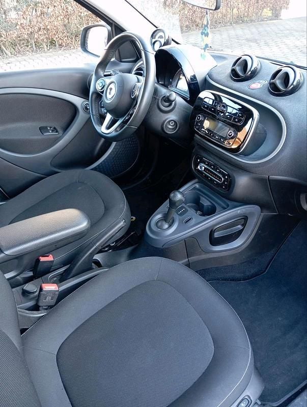 Gebraucht Smart ForFour Electric Drive 60 kW (82 PS) 2019 Weiß Kleinwagen