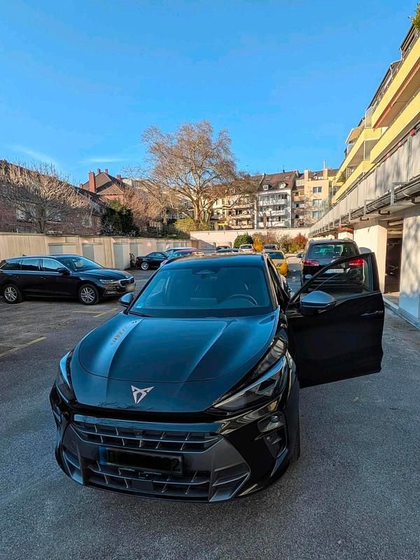 Second-hand Cupra Terramar 150 CP (110 kW) 2025 Negru SUV