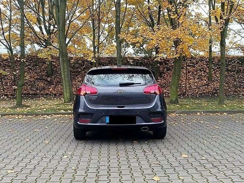 Gebraucht Kia Ceed 99 PS (72 kW) 2015 Grau Kleinwagen