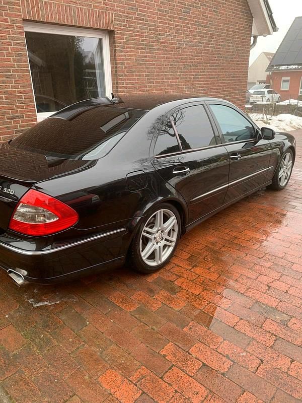 Gebraucht Mercedes E320 224 PS (164 kW) 2006 Schwarz Limousine