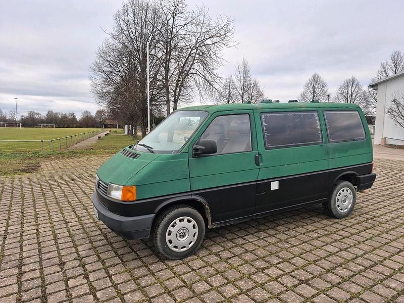 Grün Gebraucht 1995 VW Transporter Van | 2.000 € - Bild 1/4