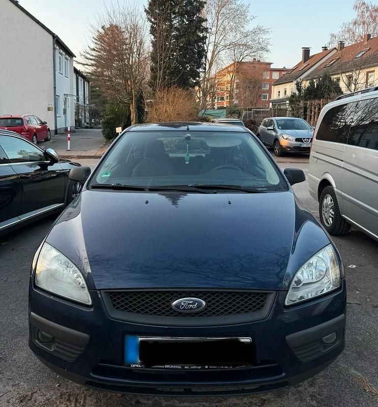 Gebraucht Ford Focus 80 PS (58 kW) 2005 Blau Kleinwagen