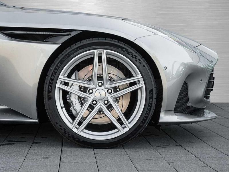 Gebraucht Aston Martin DB12 680 PS (500 kW) 2024 Aluminite silver Coupé