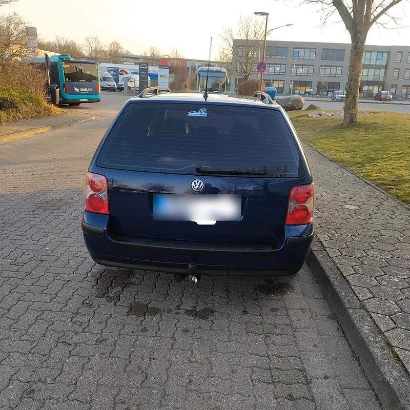 Gebraucht VW Passat 115 PS (84 kW) 2005 Blau Kombi