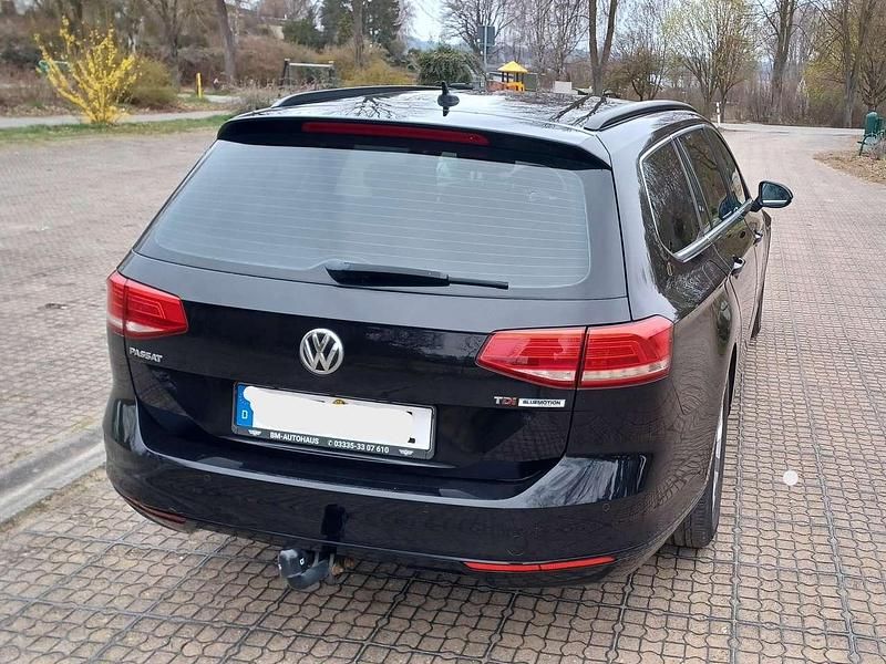 Gebraucht VW Passat Comfortline 120 PS (88 kW) 2015 Schwarz Kombi