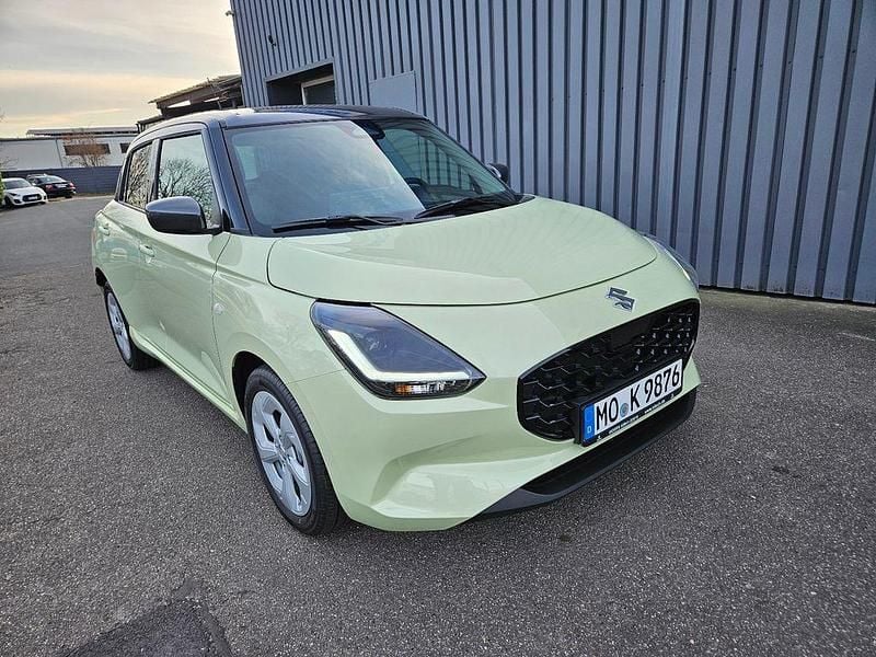 Neu Suzuki Swift Comfort 83 PS (61 kW) 2025 Gelb Limousine