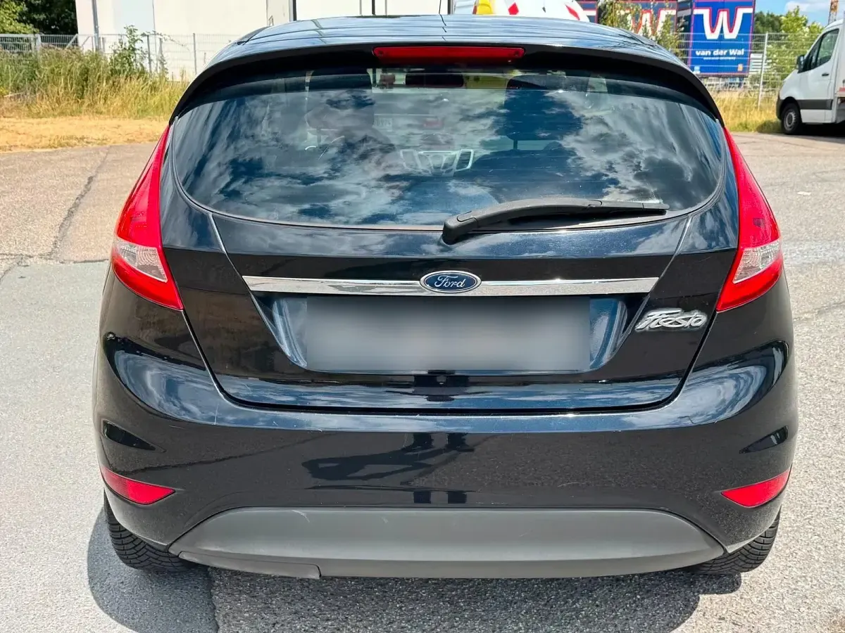 Gebraucht Ford Fiesta Titanium 82 PS (60 kW) 2010 Schwarz Kleinwagen