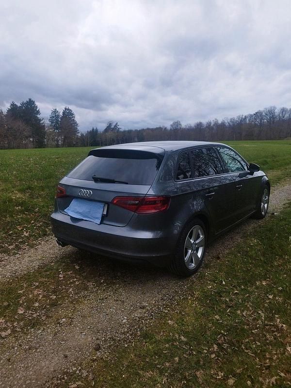 Gebraucht Audi A3 Ambiente 150 PS (110 kW) 2015 Grau Limousine