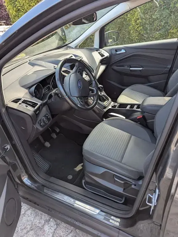 Używany Ford Grand C-Max Titanium 125 KM (91 kW) 2018 Szary Minivan