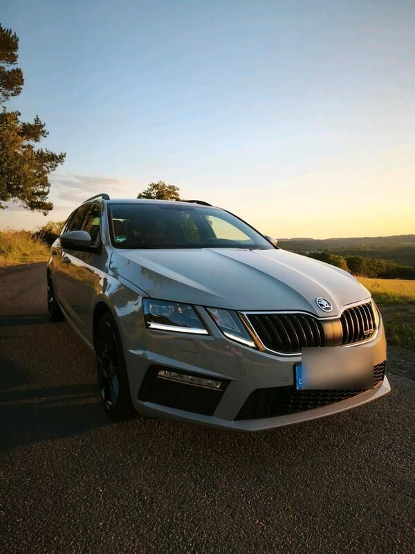 Gebraucht 2018 Skoda Octavia RS Kombi | 18.500 € (Teuer) - Bild 1/4