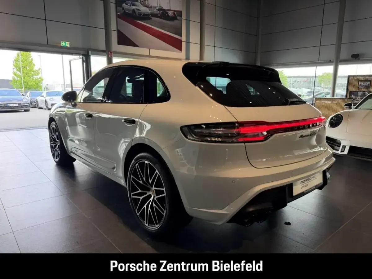 Gebraucht Porsche Macan 441 PS (324 kW) 2023 Carraraweißmetallic SUV