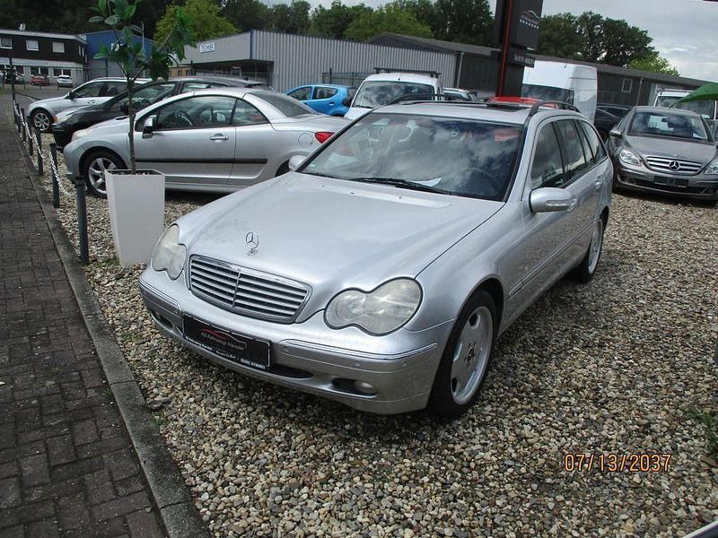 Silber Gebraucht 2002 Mercedes C320 Kombi | 5.999 € - Bild 1/4