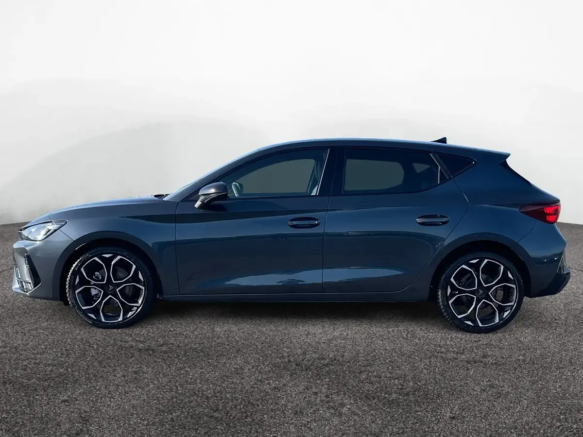 Usata Cupra Leon 150 CV (110 kW) 2025 Grigio Berlina