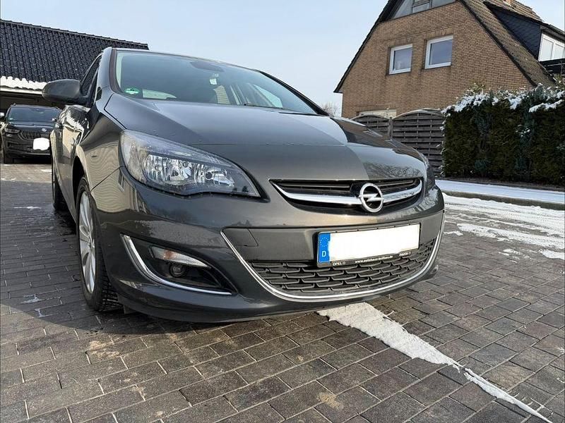 Gebraucht Opel Astra Innovation 140 PS (102 kW) 2013 Grau Limousine