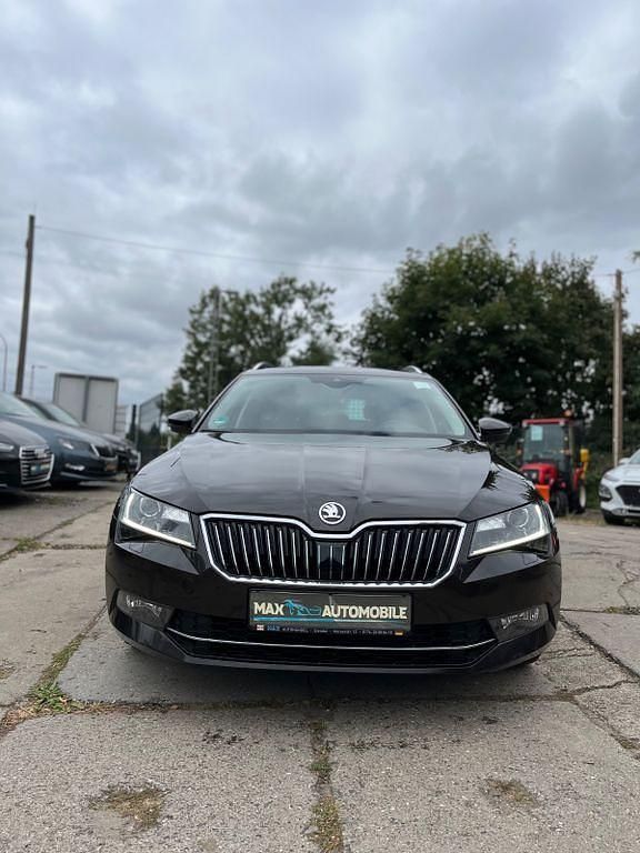 Braun Gebraucht 2016 Skoda Superb Style Kombi | 15.500 € (Fairer Preis) - Bild 1/4