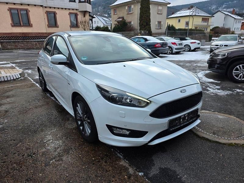 Second-hand Ford Focus ST-Line 182 CP (133 kW) 2018 Alb Berlinǎ