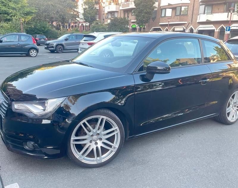 Second-hand Audi A1 86 CP (63 kW) 2011 Negru Hatchback
