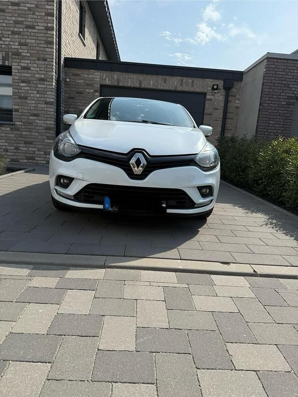 Weiß Gebraucht 2018 Renault Clio IV Limousine | 6.000 € (Superpreis) - Bild 1/4