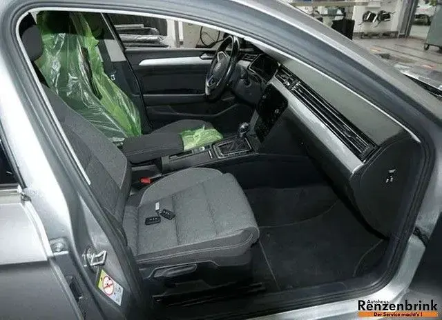 Usata VW Passat GTE 218 CV (160 kW) 2023 Argento Station wagon