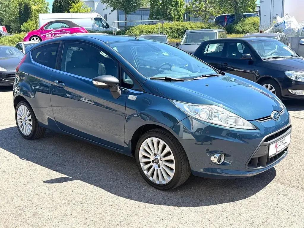 Gebraucht Ford Fiesta Titanium 82 PS (60 kW) 2010 Blau Limousine