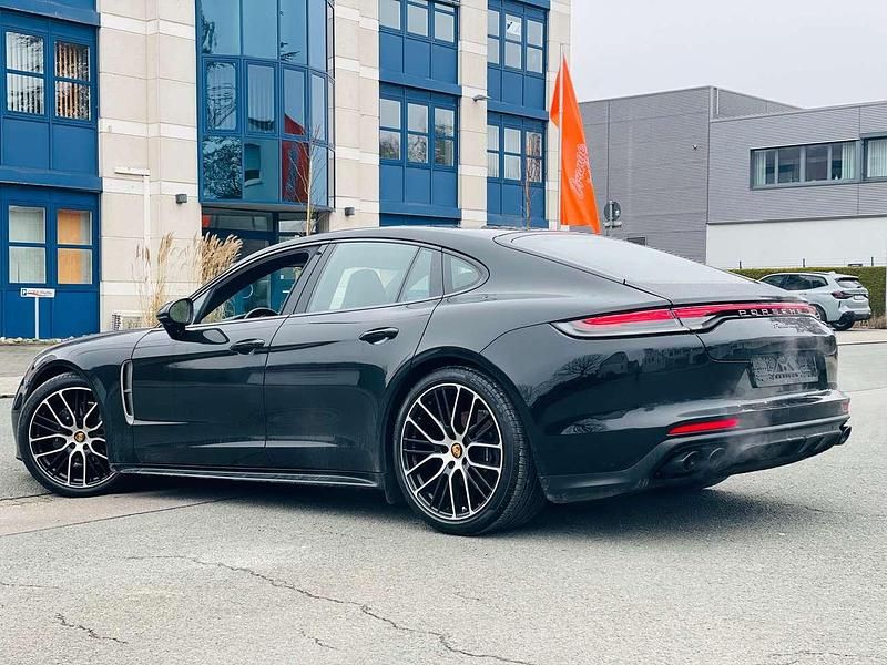 Gebraucht Porsche Panamera Platinum Edition 330 PS (242 kW) 2023 A1 tiefschwarz Limousine