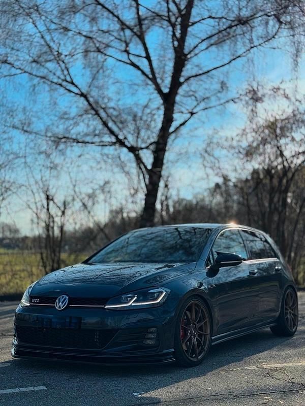 Gebraucht VW Golf VII GTI 245 PS (180 kW) 2017 Andere farben Limousine