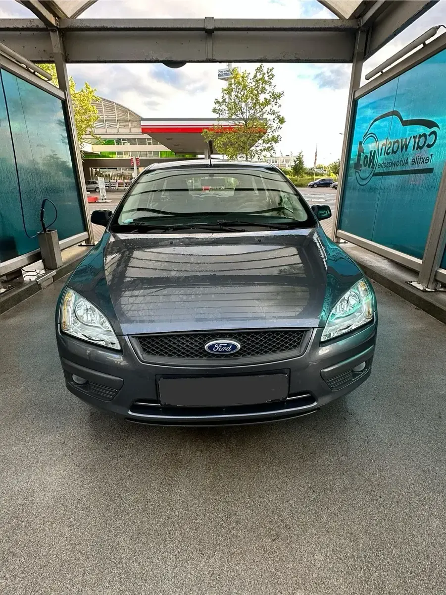 Gebraucht Ford Focus 101 PS (74 kW) 2005 Grau Kombi