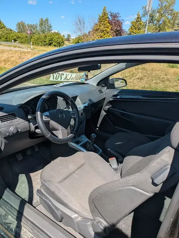 Gebraucht Opel Astra GTC Edition 140 PS (102 kW) 2009 Schwarz Limousine