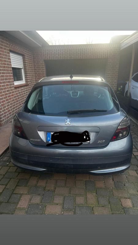Gebraucht Peugeot 207 75 PS (55 kW) 2009 Grau Kleinwagen